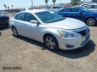 2013 Nissan Altima 2.5 SL with VIN 1N4AL3AP2DN533037, listed as a IAAI auction lot 41985866 with 106,806 mi miles. Bid and sale history available at carsss.com. Image 1.