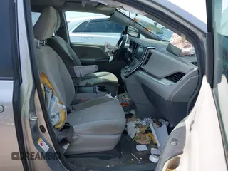 2018 Toyota Sienna LE Auto Access Seat with VIN 5TDKZ3DC3JS917131, listed as a IAAI auction lot 42250342 with 174,159 mi miles and . Bid and sale history available at DreamBid. Image 5.