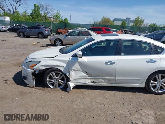 2015 Nissan Altima SL z VIN 1N4BL3AP2FC571645, wystawiony jako IAAI lot #42095010 z przebiegiem 124 881 mil mil oraz . Historia ofert i sprzedaży dostępna na DreamBid. Obrazek 6.