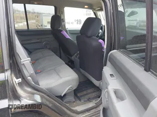 2007 Jeep Commander Sport with VIN 1J8HG48K17C651084, listed as a IAAI auction lot 42064395 with 212,057 mi miles. Bid and sale history available at carsss.com. Image 8.