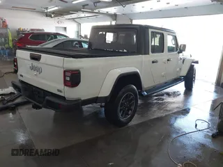 2020 Jeep Gladiator Overland with VIN 1C6HJTFG7LL139896, listed as a IAAI auction lot 41347570 with 98,484 mi miles and . Bid and sale history available at DreamBid. Image 4.