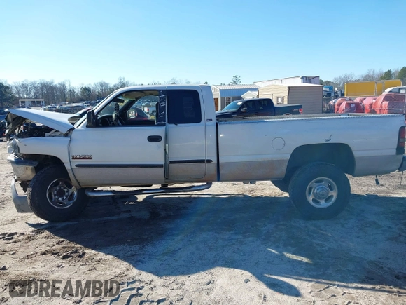 2000 Dodge 2500 with VIN 3B7KF2368YG109364, listed as a IAAI auction lot 41375210 with 316,487 mi miles and . Bid and sale history available at DreamBid. Image 14.