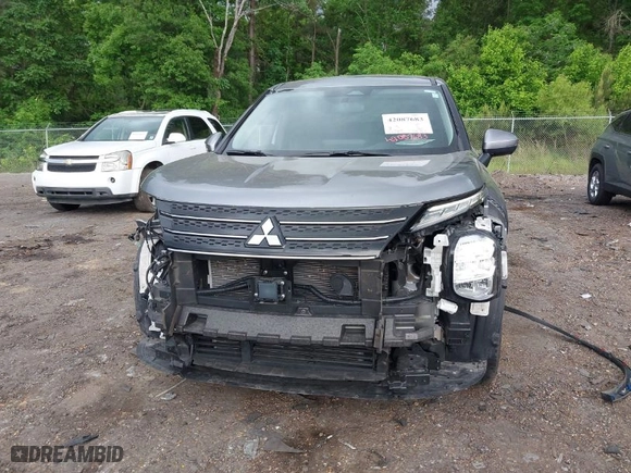 2024 Mitsubishi Outlander SE with VIN JA4J3VA86RZ047422, listed as a IAAI auction lot 42087683 with 31,154 mi miles. Bid and sale history available at carsss.com. Image 6.