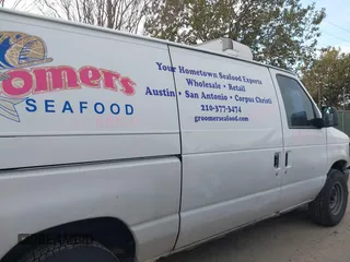 2011 Ford Econoline Cargo Commercial with VIN 1FTNE2EL6BDB25697, listed as a IAAI auction lot 41358472 with 384,517 mi miles. Bid and sale history available at carsss.com. Image 13.