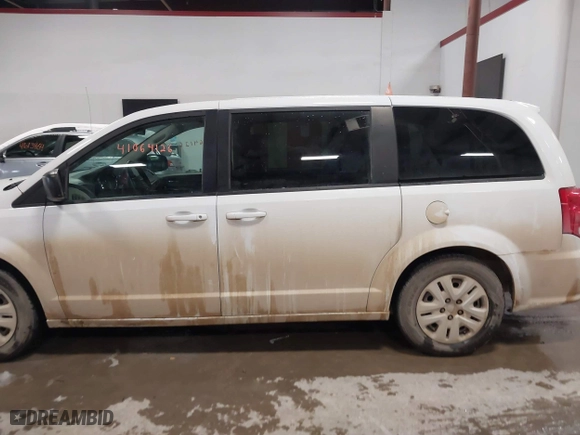 2018 Dodge Grand Caravan SE with VIN 2C4RDGBG0JR180361, listed as a IAAI auction lot 41064126 with 135,841 mi miles. Bid and sale history available at carsss.com. Image 14.
