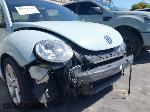 2010 Volkswagen Beetle with VIN 3VWRG3AG8AM028074, listed as a IAAI auction lot 41932970 with Not provided miles and . Bid and sale history available at DreamBid. Image 6.