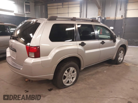 2008 Mitsubishi Endeavor LS z VIN 4A4MN21S48E043584, wystawiony jako IAAI lot #41942783 z przebiegiem 185 338 mil mil oraz . Historia ofert i sprzedaży dostępna na DreamBid. Obrazek 4.