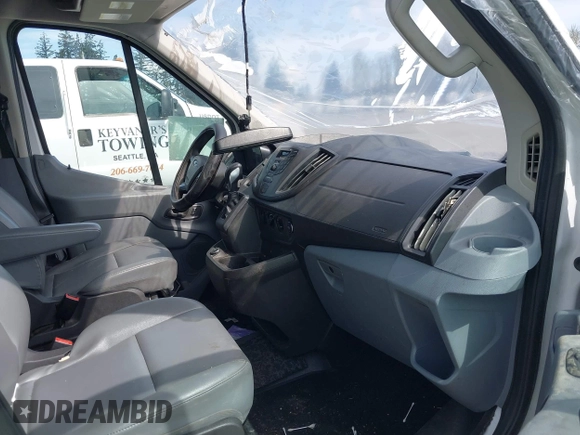 2019 Ford Transit z VIN 1FTBW2CM0KKB30319, wystawiony jako IAAI lot #42003985 z przebiegiem 396 456 mil mil oraz . Historia ofert i sprzedaży dostępna na DreamBid. Obrazek 5.