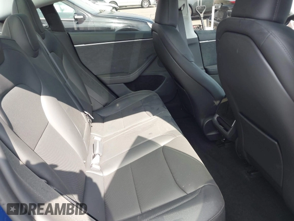 2025 Tesla Model 3 Long Range z VIN 5YJ3E1EB3SF907019, wystawiony jako IAAI lot #42117014 z przebiegiem 3 323 mil mil oraz . Historia ofert i sprzedaży dostępna na DreamBid. Obrazek 8.