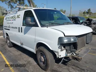 2018 Chevrolet Express Cargo z VIN 1GCWGAFP3J1343798, wystawiony jako IAAI lot #40219592 z przebiegiem 121 288 mil mil oraz . Historia ofert i sprzedaży dostępna na DreamBid. Obrazek 1.