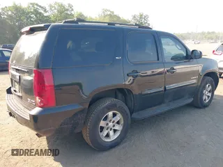 2007 GMC Yukon SLE z VIN 1GKFK13017J108657, wystawiony jako IAAI lot #42483287 z przebiegiem 192 109 mil mil oraz . Historia ofert i sprzedaży dostępna na DreamBid. Obrazek 4.
