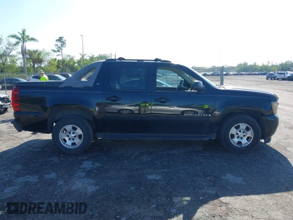 2007 Chevrolet Avalanche LTZ z VIN 3GNEC12J67G110914, wystawiony jako IAAI lot #41933097 z przebiegiem 197 230 mil mil oraz . Historia ofert i sprzedaży dostępna na DreamBid. Obrazek 13.