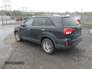 2015 Kia Sorento LX with VIN 5XYKT4A7XFG640254, listed as a IAAI auction lot 42023071 with 178,772 mi miles. Bid and sale history available at carsss.com. Image 3.