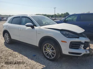 2022 Porsche Cayenne E-Hybrid with VIN WP1AE2AYXNDA26111, listed as a Copart auction lot 59268574 with Not provided miles and Salvage title. Bid and sale history available at DreamBid. Image 4.