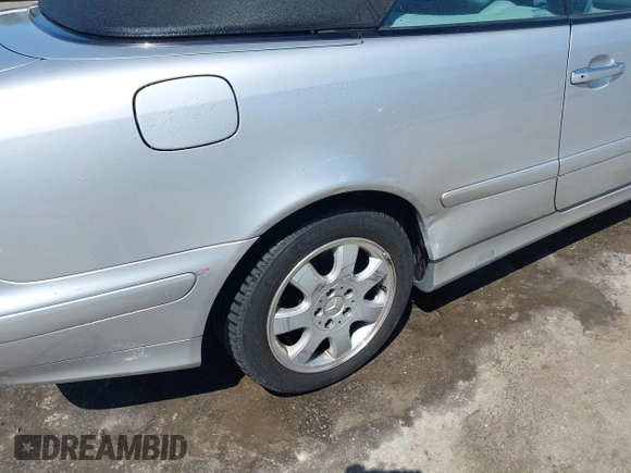 2001 Mercedes-Benz CLK 320/430 with VIN WDBLK65G51T070320, listed as a IAAI auction lot 42001115 with 81,050 mi miles and . Bid and sale history available at carsss.com. Image 6.