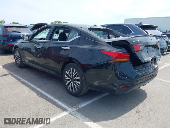 2025 Nissan Altima SV with VIN 1N4BL4DV6SN377960, listed as a IAAI auction lot 42174214 with 4,226 mi miles and . Bid and sale history available at DreamBid. Image 3.