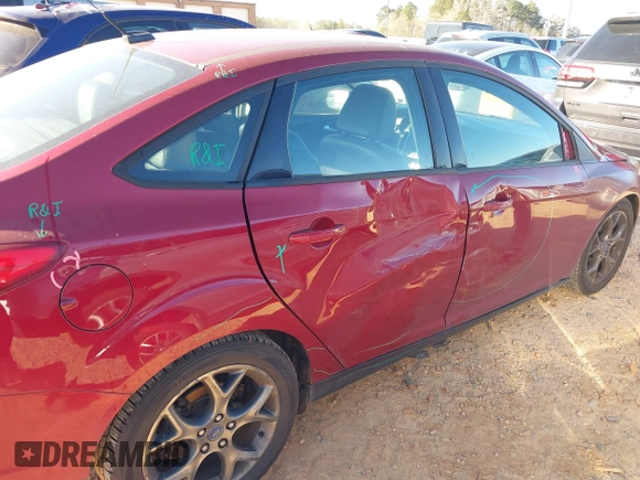 2013 Ford Focus SE with VIN 1FADP3F27DL150124, listed as a IAAI auction lot 41824159 with 145,693 mi miles. Bid and sale history available at carsss.com. Image 6.