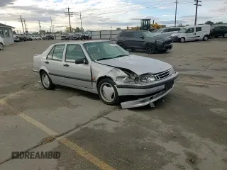 1995 Saab 9000 z VIN YS3CH65R3S1022550, wystawiony jako Copart lot #77462574 z przebiegiem 259 696 mil mil oraz Szkoda całkowita • Salvage title. Historia ofert i sprzedaży dostępna na DreamBid. Obrazek 10.