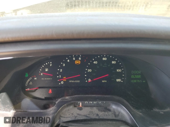 2001 Lincoln Continental z VIN 1LNHM97V31Y673523, wystawiony jako Copart lot #52451385 z przebiegiem 133 879 mil mil oraz Szkoda całkowita • Salvage title. Historia ofert i sprzedaży dostępna na DreamBid. Obrazek 9.