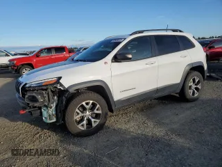2016 Jeep Cherokee Trailhawk with VIN 1C4PJMBSXGW167572, listed as a Copart auction lot 45503835 with 109,409 mi miles and Salvage Title. Bid and sale history available at carsss.com. Image 1.