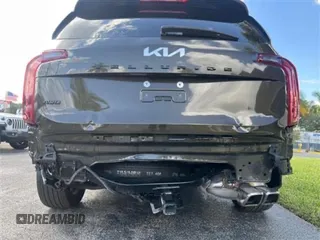 2022 Kia Telluride SX z VIN 5XYP5DHC0NG283894, wystawiony jako Copart lot #57398195 z przebiegiem 8 098 mil mil oraz Szkoda całkowita • Salvage title. Historia ofert i sprzedaży dostępna na DreamBid. Obrazek 9.