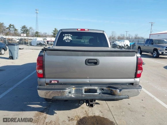 2006 Chevrolet Silverado 1500 LT2 with VIN 2GCEK13T361233699, listed as a IAAI auction lot 41781555 with NaN miles. Bid and sale history available at carsss.com. Image 16.