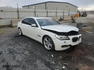 2013 BMW 7 Series 740Li with VIN WBAYE4C52DDW22629, listed as a Copart auction lot 44608645 with 163,135 mi miles and Salvage Title. Bid and sale history available at carsss.com. Image 4.