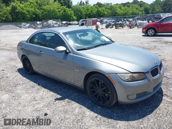 2007 BMW 3 Series 335i z VIN WBAWL73557PX47951, wystawiony jako IAAI lot #42179892 z przebiegiem 168 116 mil mil oraz . Historia ofert i sprzedaży dostępna na DreamBid. Obrazek 1.