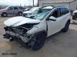 2019 Toyota Highlander SE with VIN 5TDKZRFHXKS308146, listed as a IAAI auction lot 41556837 with 52,555 mi miles. Bid and sale history available at carsss.com. Image 2.