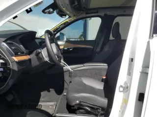 2024 Volvo XC90 Plus with VIN YV4H60LE0R1176317, listed as a Copart auction lot 68384344 with 5,788 mi miles and Salvage Title. Bid and sale history available at DreamBid. Image 7.