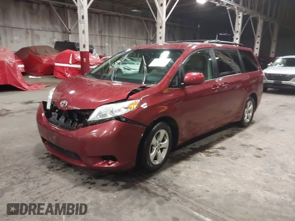 2015 Toyota Sienna LE AAS with VIN 5TDKK3DC2FS609296, listed as a IAAI auction lot 41842166 with 160,342 mi miles. Bid and sale history available at carsss.com. Image 2.
