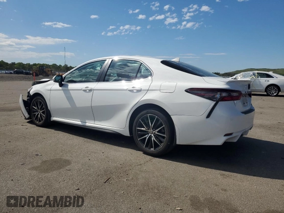 2022 Toyota Camry SE z VIN 4T1G11AK8NU709417, wystawiony jako Copart lot #57153185 z przebiegiem 20 314 mil mil oraz Szkoda całkowita • Salvage title. Historia ofert i sprzedaży dostępna na DreamBid. Obrazek 2.