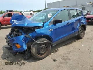 2018 Ford Escape S z VIN 1FMCU0F77JUA28096, wystawiony jako Copart lot #59308825 z przebiegiem 151 046 mil mil oraz Szkoda całkowita • Salvage title. Historia ofert i sprzedaży dostępna na DreamBid. Obrazek 1.