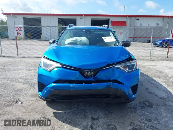2017 Toyota RAV4 LE z VIN JTMZFREV4HJ112174, wystawiony jako IAAI lot #40311487 z przebiegiem 94 082 mil mil oraz . Historia ofert i sprzedaży dostępna na DreamBid. Obrazek 12.