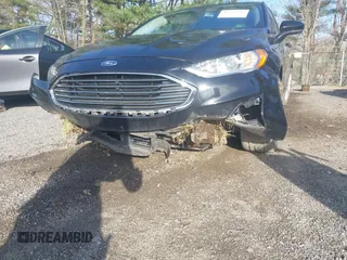 2019 Ford Fusion SE with VIN 3FA6P0HD6KR203724, listed as a IAAI auction lot 41921200 with 95,459 mi miles. Bid and sale history available at carsss.com. Image 6.