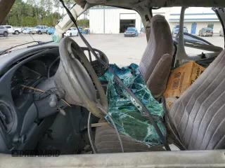 2007 Ford Econoline Passenger XL with VIN 1FBNE31L77DA87212, listed as a Copart auction lot 80886604 with Not Provided miles and Salvage Title. Bid and sale history available at carsss.com. Image 7.