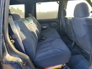 1999 GMC Yukon with VIN 1GKEK13RXXJ748733, listed as a Copart auction lot 74125914 with 172,766 mi miles and Clean Title. Bid and sale history available at carsss.com. Image 11.