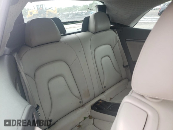 2010 Audi A5 Premium Plus z VIN WAULFAFHXAN021616, wystawiony jako Copart lot #60869125 z przebiegiem Nie podano mil oraz Szkoda całkowita • Salvage title. Historia ofert i sprzedaży dostępna na DreamBid. Obrazek 10.