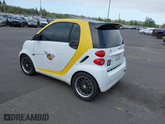 2008 Smart fortwo Pure z VIN WMEEJ31X18K126191, wystawiony jako IAAI lot #42045070 z przebiegiem 149 361 mil mil oraz . Historia ofert i sprzedaży dostępna na DreamBid. Obrazek 3.