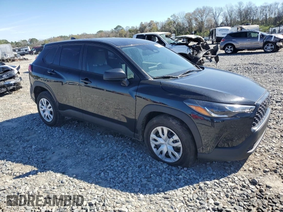 2023 Toyota Corolla Cross L z VIN 7MUAAAAG3PV048334, wystawiony jako Copart lot #49766615 z przebiegiem 39 964 mil mil oraz Szkoda całkowita • Salvage title. Historia ofert i sprzedaży dostępna na DreamBid. Obrazek 4.