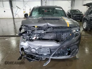 2023 Dodge Durango R/T z VIN 1C4SDJCT1PC695784, wystawiony jako Copart lot #61181005 z przebiegiem 13 286 mil mil oraz Szkoda całkowita • Salvage title. Historia ofert i sprzedaży dostępna na DreamBid. Obrazek 5.