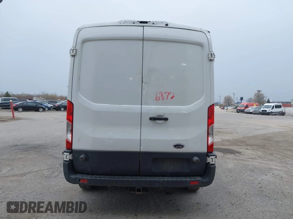 2018 Ford Transit z VIN 1FTBW2CM3JKA90610, wystawiony jako IAAI lot #42036872 z przebiegiem 81 833 mil mil oraz . Historia ofert i sprzedaży dostępna na DreamBid. Obrazek 17.