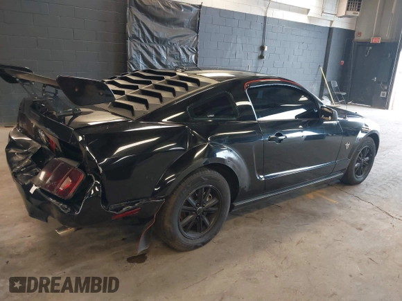 2009 Ford Mustang with VIN 1ZVHT80N695142483, listed as a IAAI auction lot 42672035 with 201,019 mi miles and . Bid and sale history available at DreamBid. Image 4.