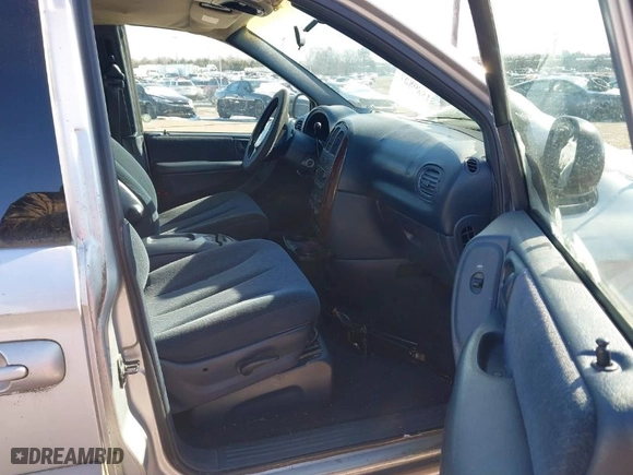 2001 Dodge Caravan Sport with VIN 2B4GP44R11R287279, listed as a IAAI auction lot 41589869 with 1 mi miles. Bid and sale history available at carsss.com. Image 5.