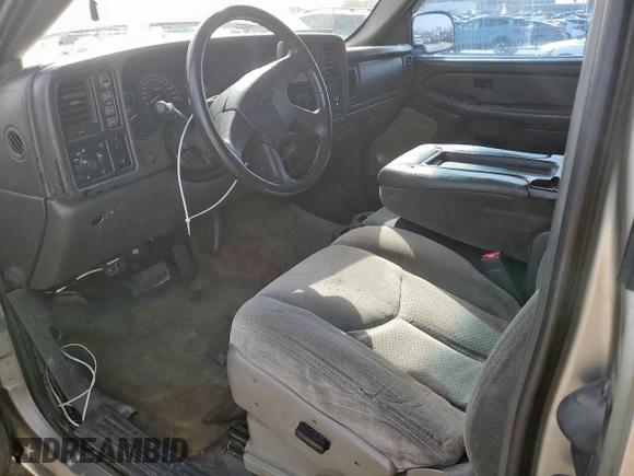 2003 Chevrolet Silverado 1500 with VIN 2GCEK19T031112373, listed as a Copart auction lot 48402145 with 295,098 mi miles and Clean Title. Bid and sale history available at carsss.com. Image 8.