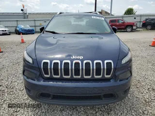 2016 Jeep Cherokee Altitude z VIN 1C4PJMCB8GW123004, wystawiony jako Copart lot #61931895 z przebiegiem 149 943 mil mil oraz Szkoda całkowita • Salvage title. Historia ofert i sprzedaży dostępna na DreamBid. Obrazek 5.