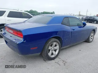 2012 Dodge Challenger SXT Plus z VIN 2C3CDYAG9CH239160, wystawiony jako IAAI lot #42198261 z przebiegiem 116 546 mil mil oraz . Historia ofert i sprzedaży dostępna na DreamBid. Obrazek 4.