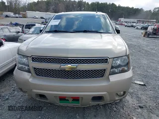 2010 Chevrolet Suburban LTZ with VIN 1GNUCKE05AR173031, listed as a IAAI auction lot 41729084 with 254,790 mi miles and . Bid and sale history available at DreamBid. Image 12.