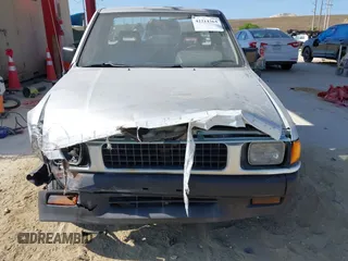 1990 Isuzu Pickup S z VIN JAACL11L6L7206171, wystawiony jako IAAI lot #42214364 z przebiegiem 75 057 mil mil oraz . Historia ofert i sprzedaży dostępna na DreamBid. Obrazek 6.