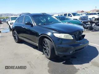 2005 Infiniti FX35 with VIN JNRAS08W95X215995, listed as a IAAI auction lot 42085118 with 295,901 mi miles. Bid and sale history available at carsss.com. Image 1.